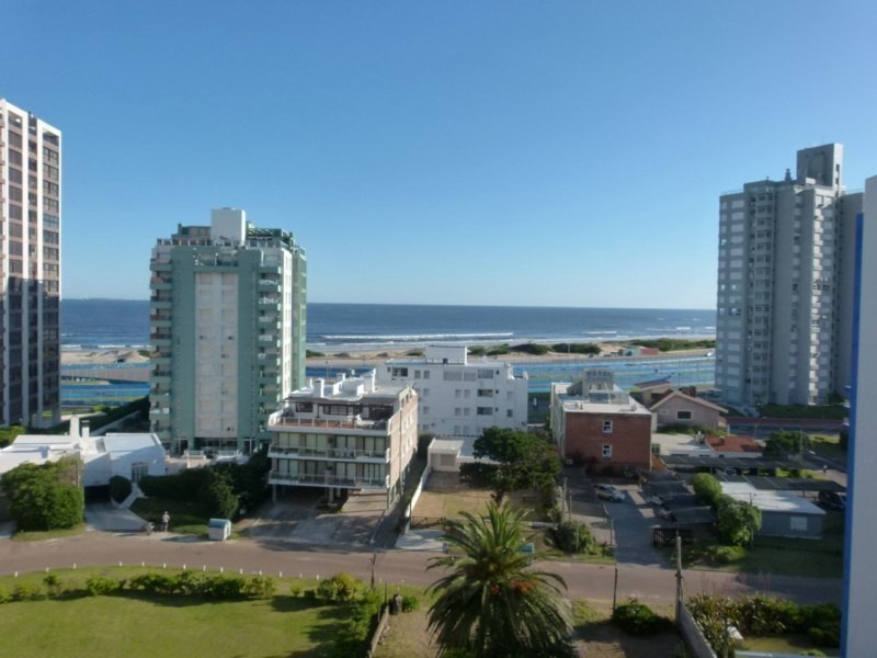 Departamento en alquiler a pasos de la Brava, Punta del Este